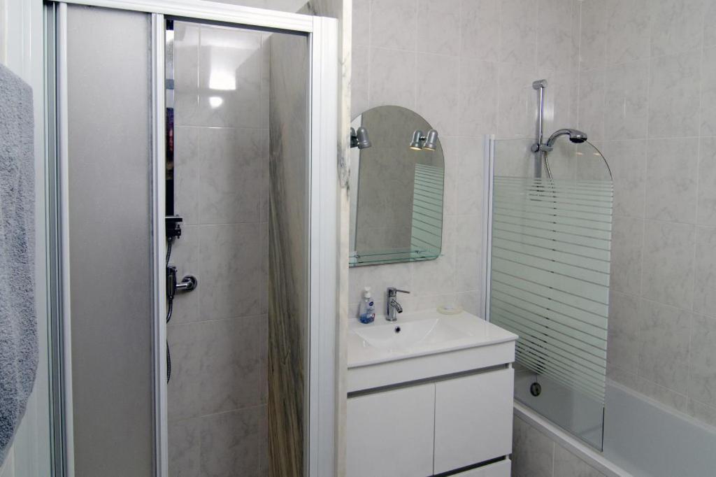 Apartment Lgs20t2, Confortavel T2 Em De Qualidade